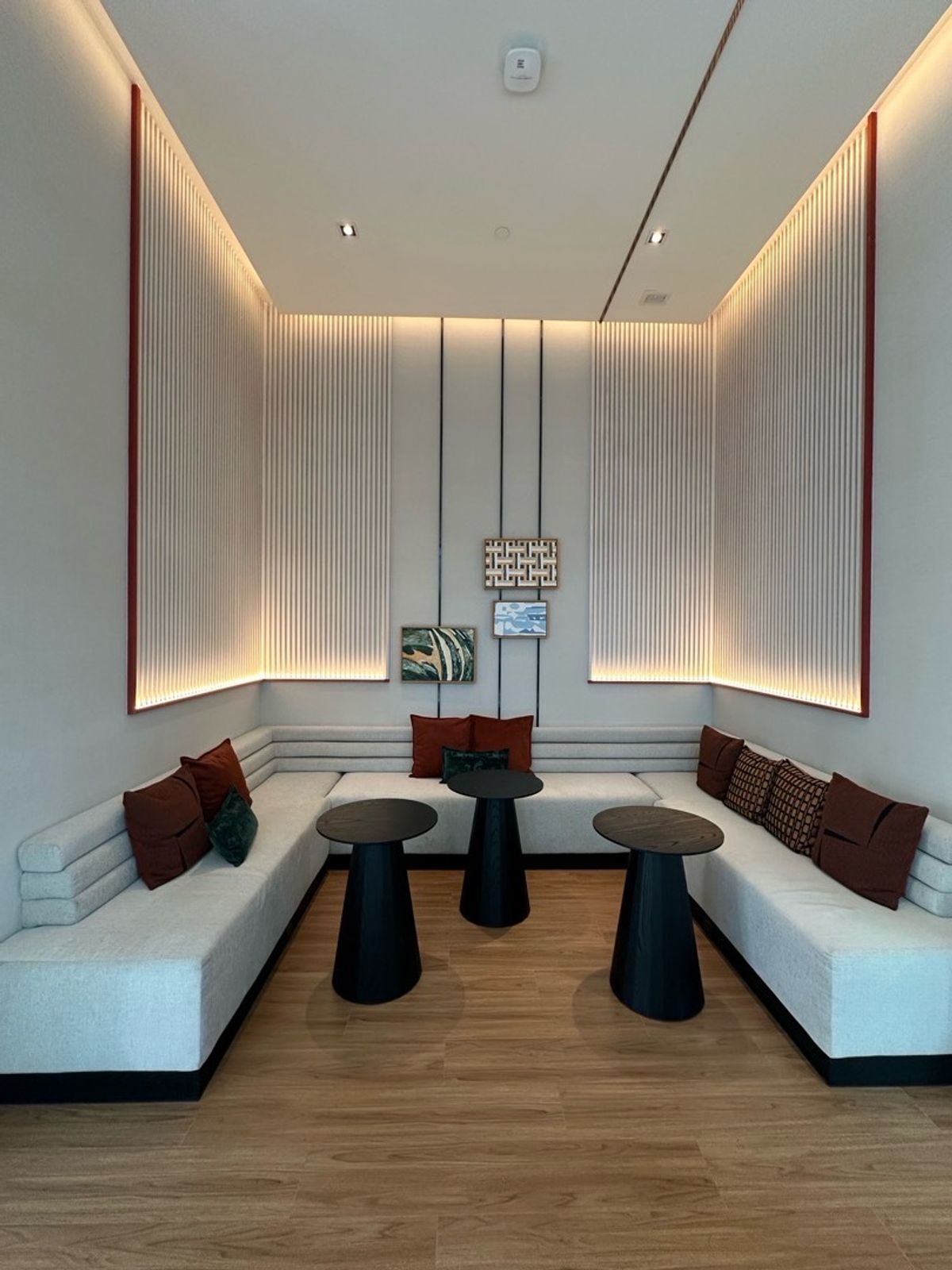 Condo: Aspire Onnut Station(for rent)
Location :  BTS Onnut 🚝🚝🔥🔥
Floor : 29
Size : 31SQM   
Type : 1Bedroom 1Bathroom 
Rent Price : 18,000/month 1 year lease contract

Tel. 0825877125 (คุณซัน)AG
👉 line.me/ti/p/eklLUohzVL – รูปที่ 2