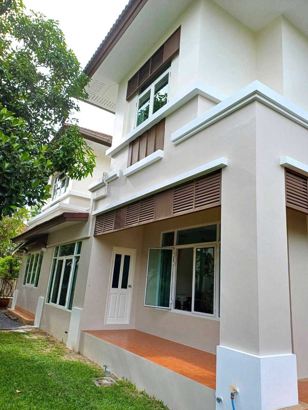 ขายบ้านเดี่ยว หมู่บ้าน ลิฟวิ่งลากูน พระยาสุเรนทร์-รามอินทรา 385 ตร.ม.  – รูปที่ 4