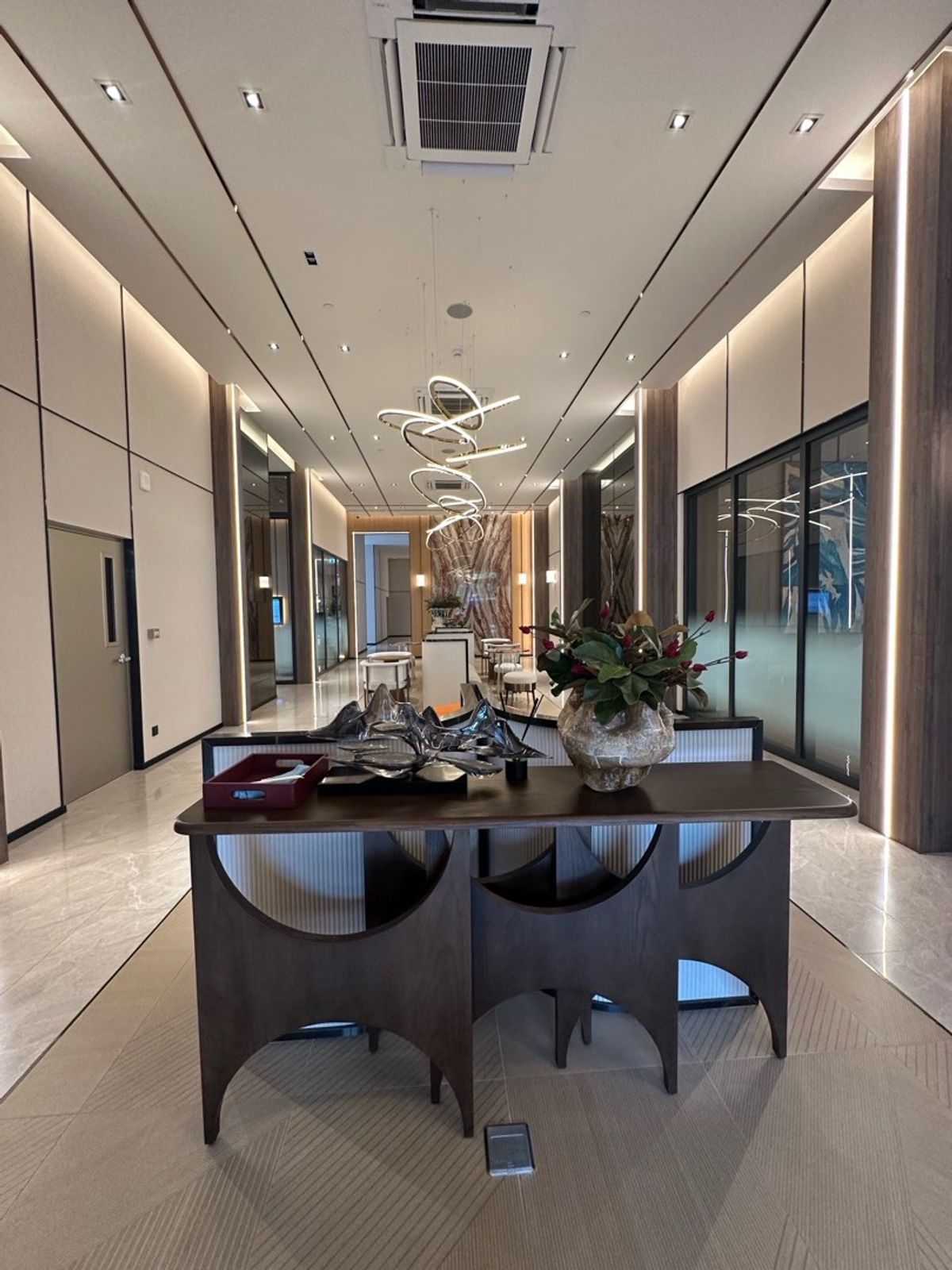 Condo: Aspire Onnut Station(for rent)
Location :  BTS Onnut 🚝🚝🔥🔥
Floor : 29
Size : 31SQM   
Type : 1Bedroom 1Bathroom 
Rent Price : 18,000/month 1 year lease contract

Tel. 0825877125 (คุณซัน)AG
👉 line.me/ti/p/eklLUohzVL
