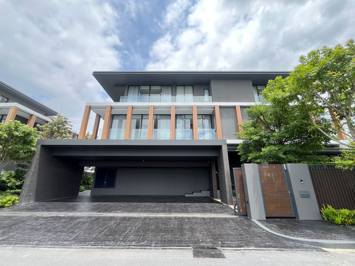 ✨ ที่สุดแห่งบ้านหรูบางนา — Private Pool Villa พร้อมลิฟต์ส่วนตัว 6 ห้องนอน เพดานสูง 750 ตร.ม. ชีวิตสงบในระดับ Super Luxury 🌿 สัมผัสความเหนือระดับของบ้านตัวโชว์ Baan Issara Bangna โดย Charn Issara ✨ ที่สุดแห่งบ้านหรูบางนา — Private Pool Villa พร้อมลิฟต์ส่วนตัว 6 ห้องนอน เพดานสูง 750 ตร.ม. ชีวิตสงบในระดับ Super Luxury 🌿 สัมผัสความเหนือระดับของบ้านตัวโชว์ Baan Issara Bangna โดย Charn Issara