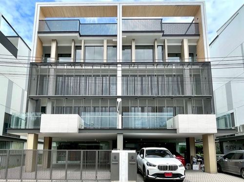 The Element Rama 9 Foe Rent 📞 092-690-5445 🏡 Home Office near The Nine Rama 9   Convenient to park in the city, park up to 6 cars 