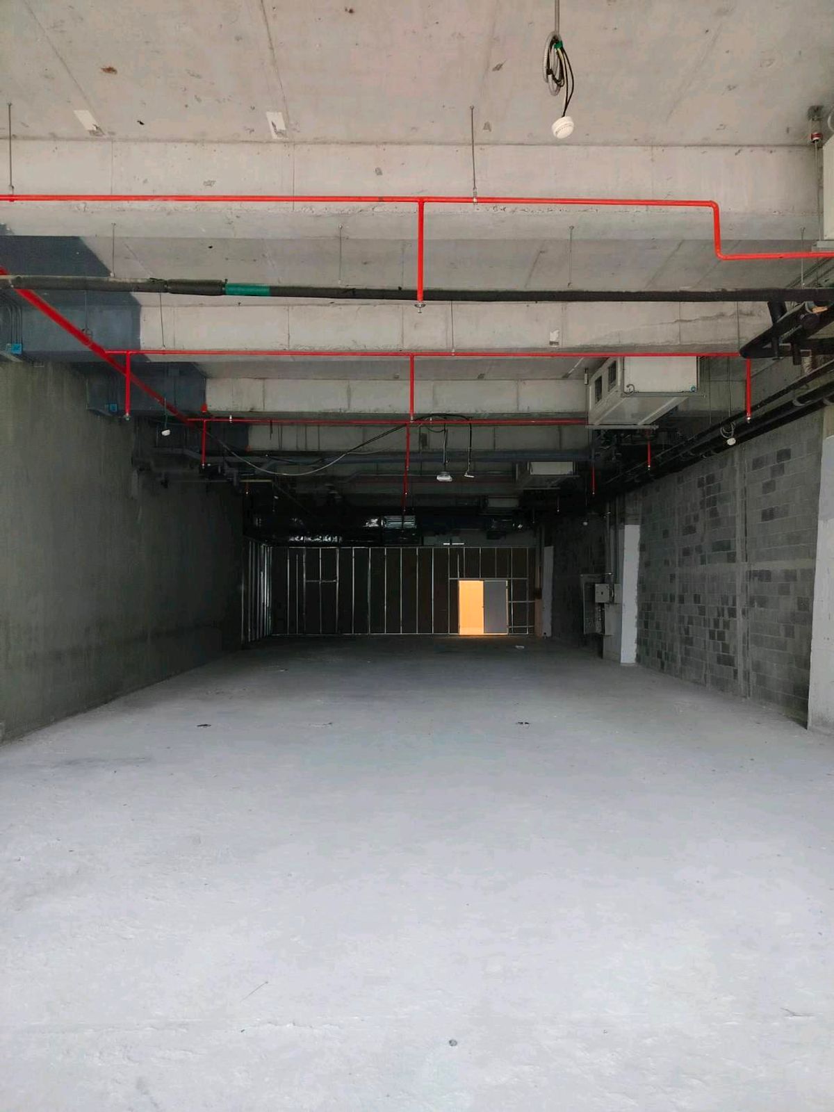 🏢 ให้เช่าพื้นร้านค้า (Retail Space for Rent)  ภายในตึกสำนักงาน ทำเลศักยภาพ เซ็นทรัลพระราม 9 | Central Rama 9 | กรุงเทพฯ CBD – รูปที่ 2