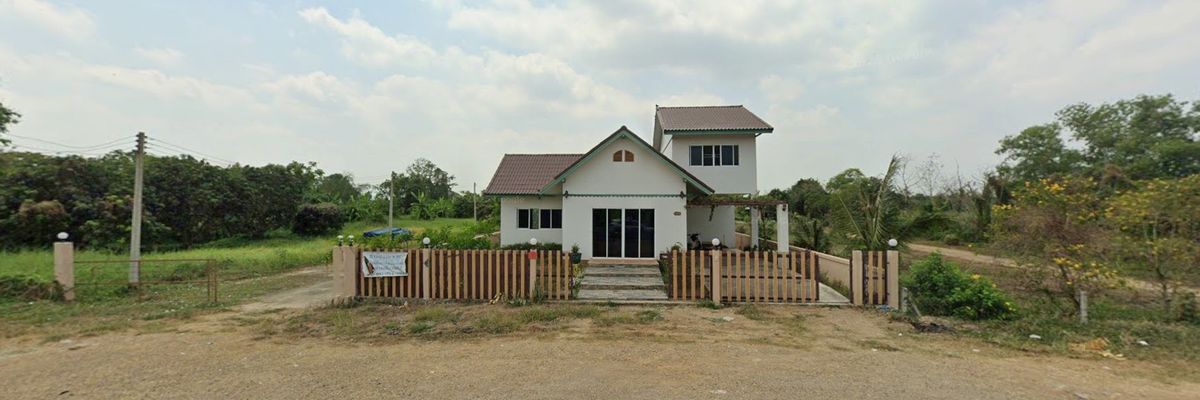 Urgent sale, land 3 rai 2 ngan 99 square wah with buildings, near Rangsit-Nakhon Nayok Road, along Khlong 13, Pathum Thani Road 3026, suitable for a warehouse, building a single house.