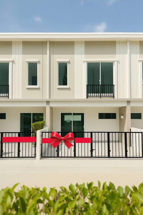 เสนาวีว่า ศรีราชา – อัสสัมชัญ บ้านฟังก์ชันครบ คุ้มสุดในโซนอัสสัมชัญ พร้อมโซลาร์เซลล์ ประหยัดไฟทุกเดือน