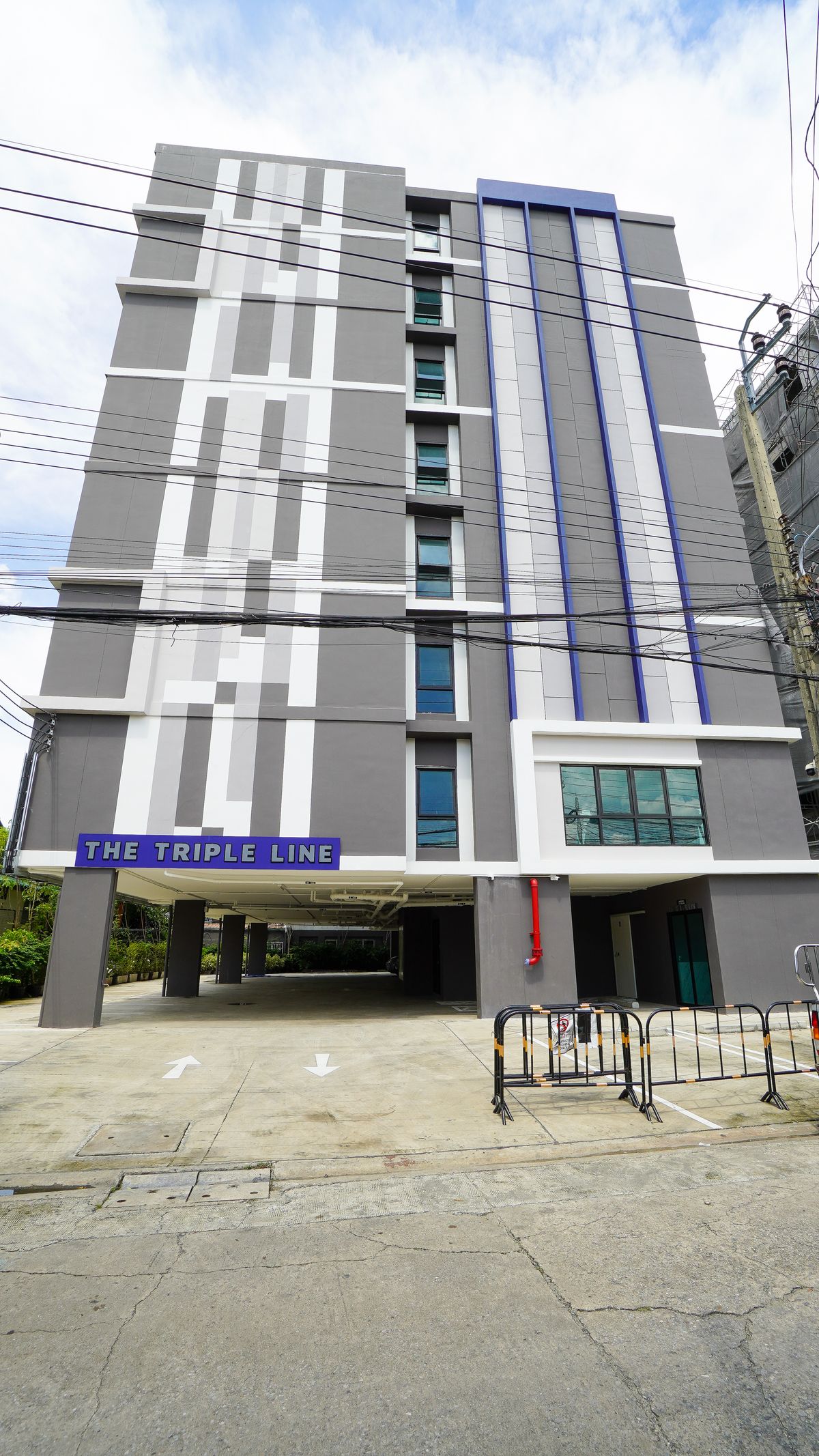 Announcement of the sale of a nice condo, The Triple Line Condominium.
