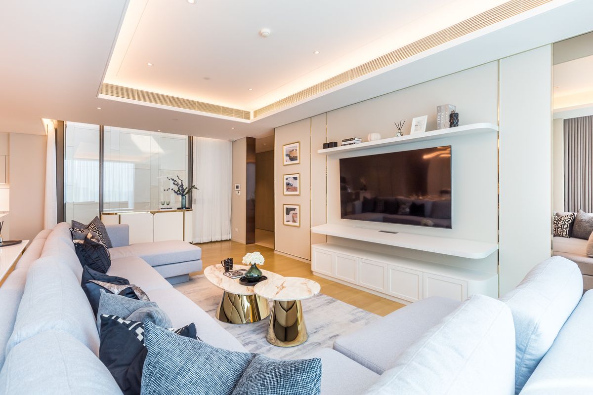 Private Luxury Condo with Spacious 2 bedroom unit at Baan Sindhorn Private Luxury Condo with Spacious 2 bedroom unit at Baan Sindhorn