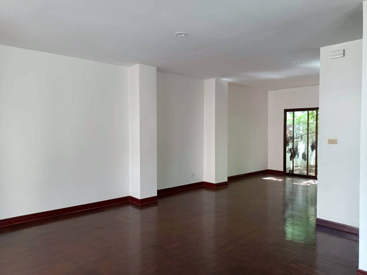 🏡 ขายบ้านเดี่ยว 2 ชั้น หมู่บ้านฟอเรสปาร์ค รามคำแหง 196 – รูปที่ 4