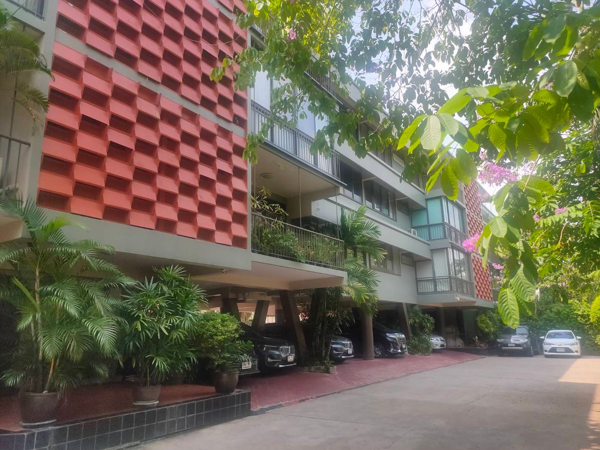 ❗❗ For rent, Thakonsuk Boutique Apartment, 2 bedrooms, size 132 sq m. Samsen-Rama 6 ❗❗ ❗❗ For rent, Thakonsuk Boutique Apartment, 2 bedrooms, size 132 sq m. Samsen-Rama 6 ❗❗