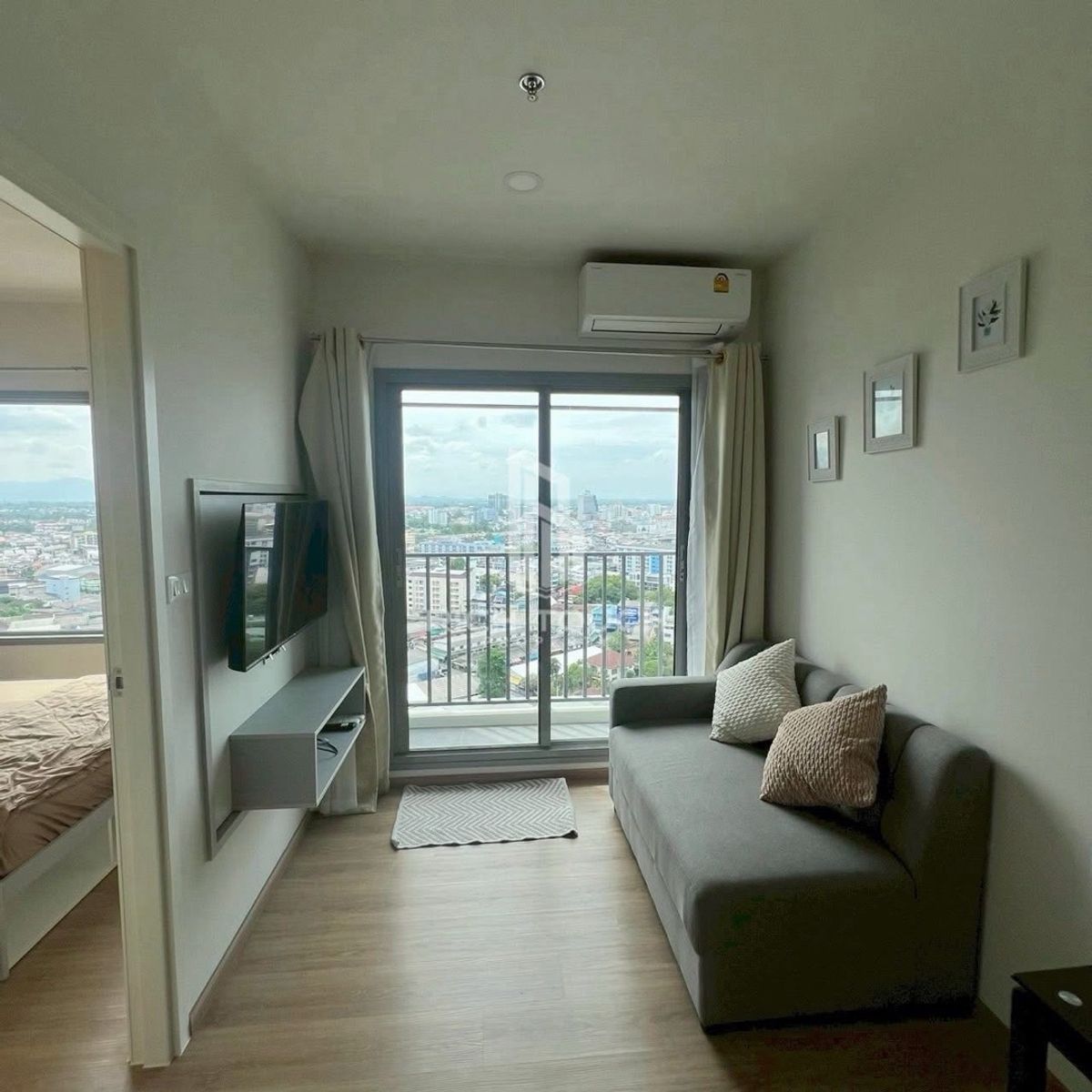 For rent 10,000 baht, city view, 17th floor