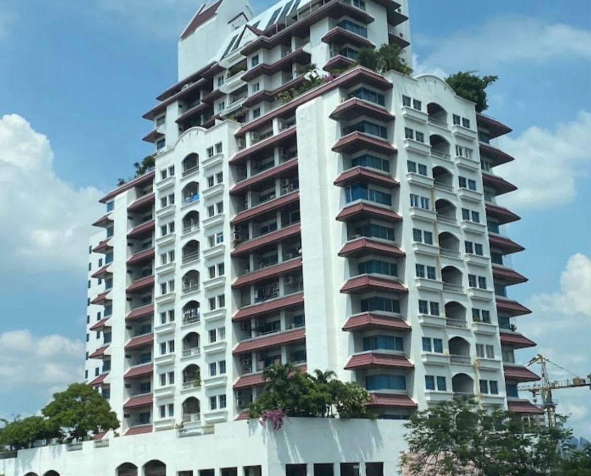 คอนโด The Executive Regent – รูปที่ 2