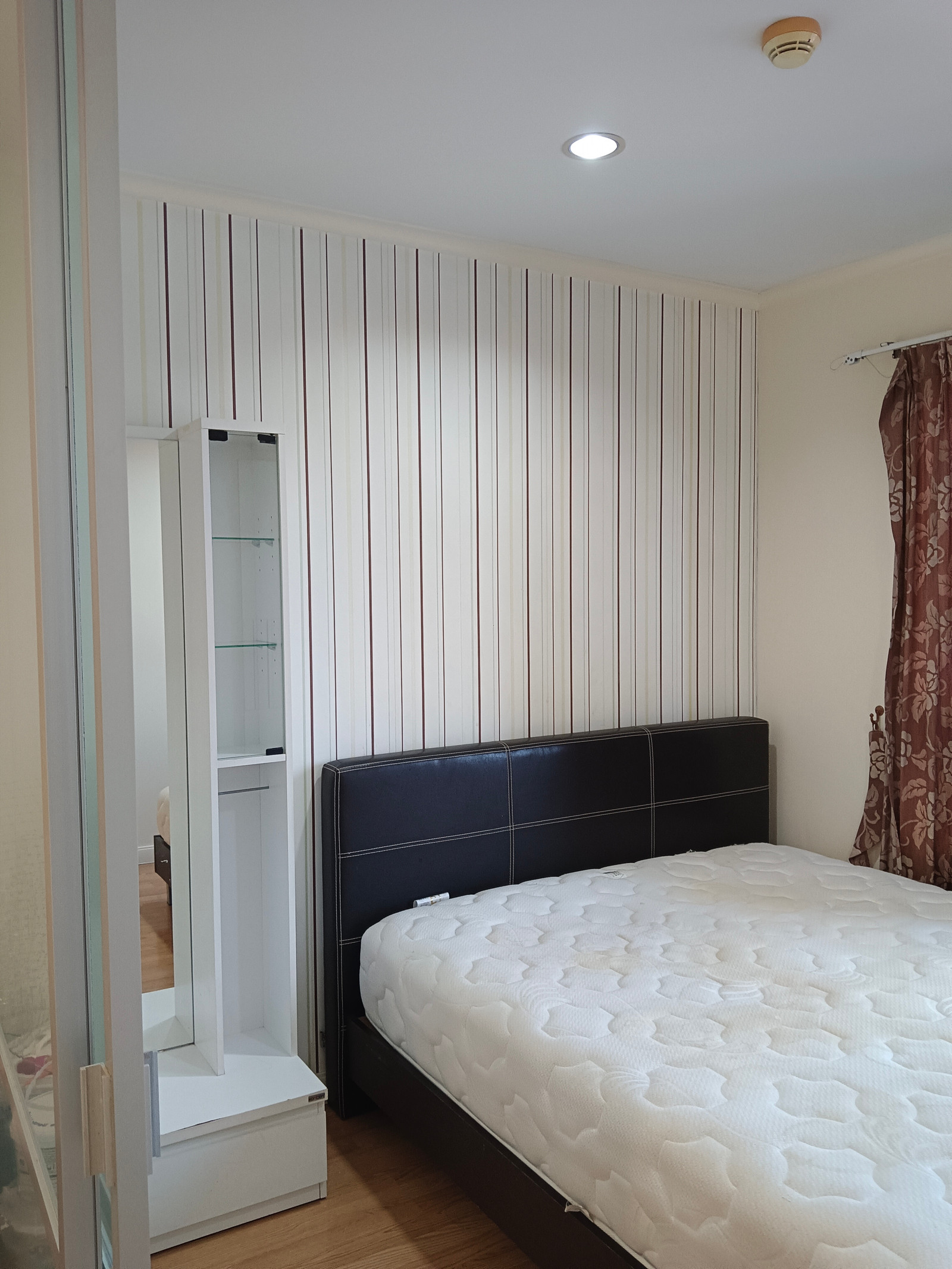 Condo for sale Lumpini Ville Ratburana Riverview 1, corner room, built in furniture.