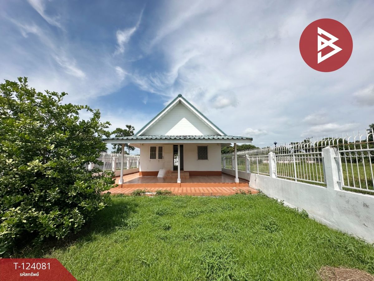 Single-storey detached house for sale, area 98 square meters, Sanam Chai Subdistrict, Suphan Buri.