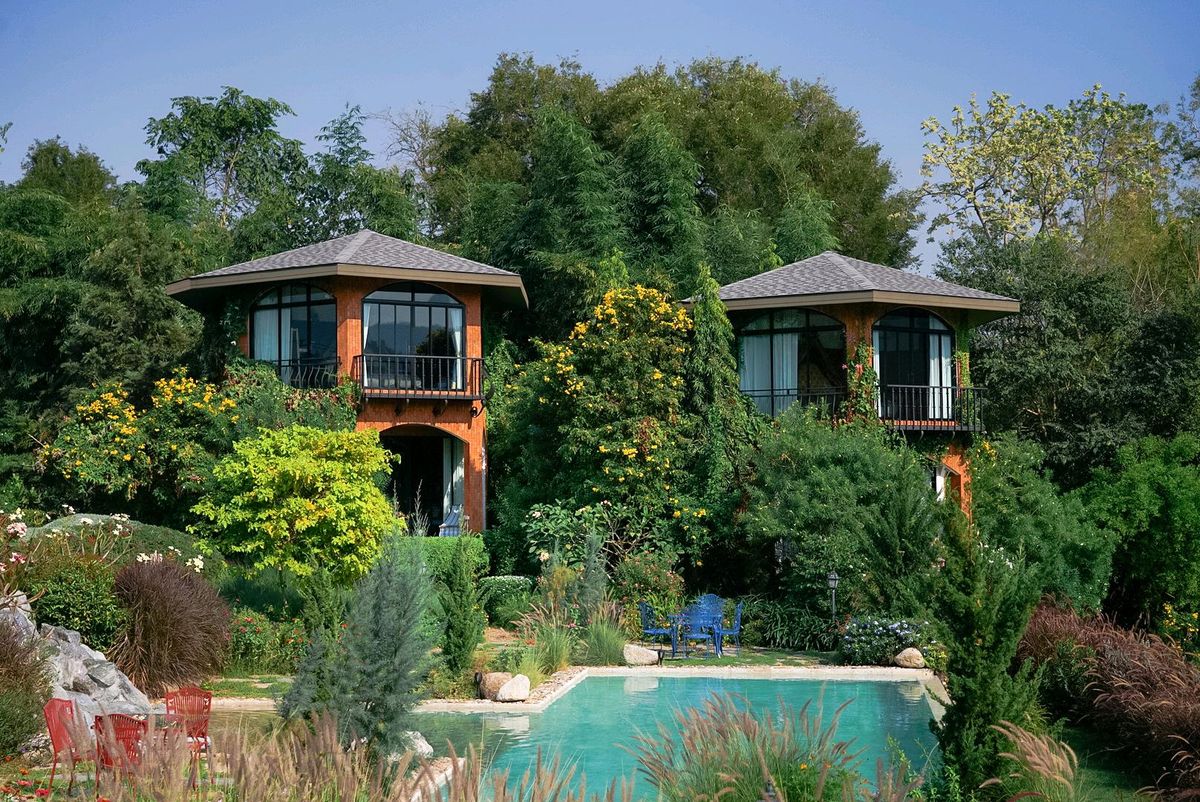 🐘 มาแล้ว! [New Listing!] A Riverside Eden Retreat ที่ [ The Elephant Treehouse : บ้านต้นไม้ กาญจนบุรี ]เดินทางสะดวกจากตัวเมืองเพียงไม่กี่นาที จากตัวเมืองกาญ. . .รายล้อมด้วยป่าไม้เขียวชอุ่ม วิวโอบล้อม 360 องศา และรับลมจากแม่น้ำแคว