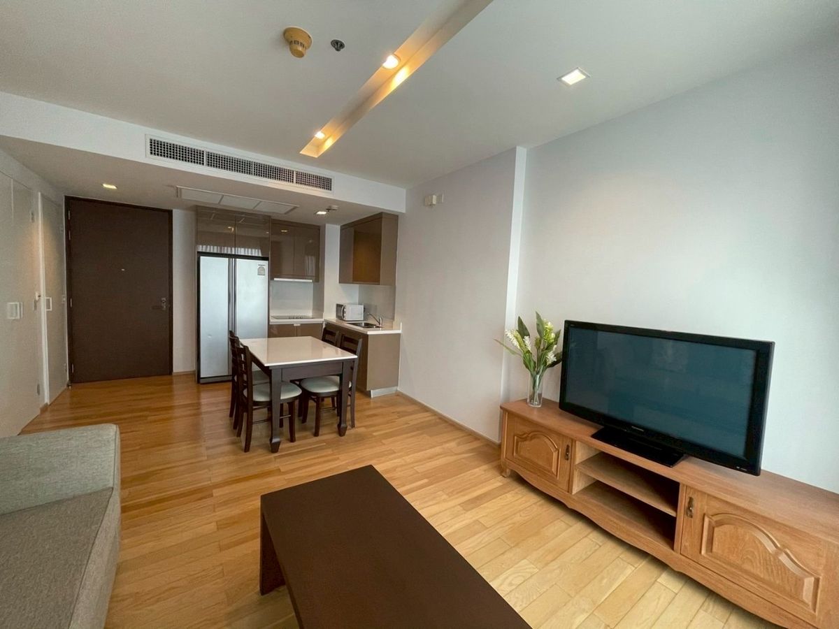 Bright Condo with Panoramic Views at Siri @ Sukhumvit Bright Condo with Panoramic Views at Siri @ Sukhumvit