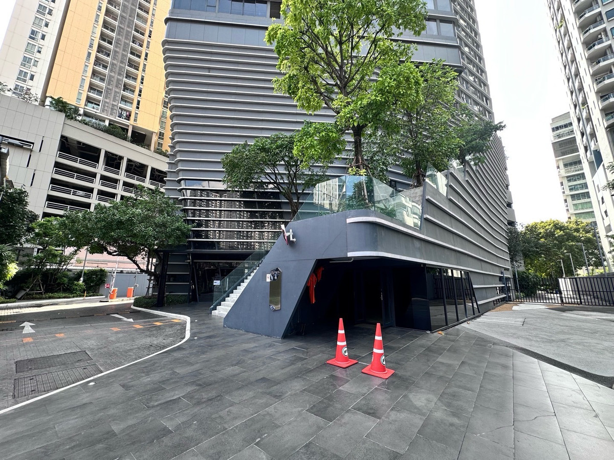 ขาย/เช่า Shop หน้าคอนโด Ideo Mobi Asoke ทำเลอโศก – พระราม 9 ติดถนน พื้นที่ 191.05 ตร.ม. | 082-4499822 แพรวา