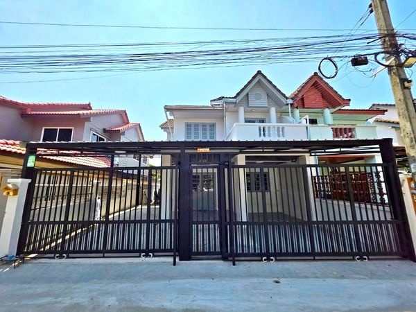 บ้านแฝด 3ห้องนอน ถนนรัตนาธิเบศร์ ทำออฟฟิศ จดบริษัทได้ 