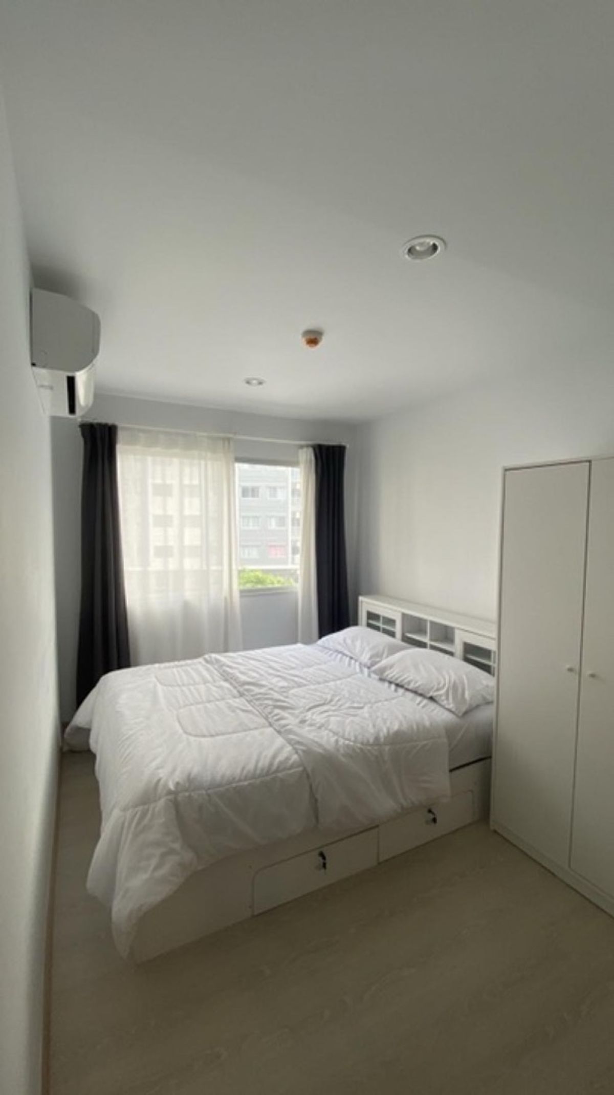Condo for rent with furniture, Senakit Rangsit - Tiwanon, near Bangkadi Industrial Park, 6000/month. Condo for rent with furniture, Senakit Rangsit - Tiwanon, near Bangkadi Industrial Park, 6000/month.