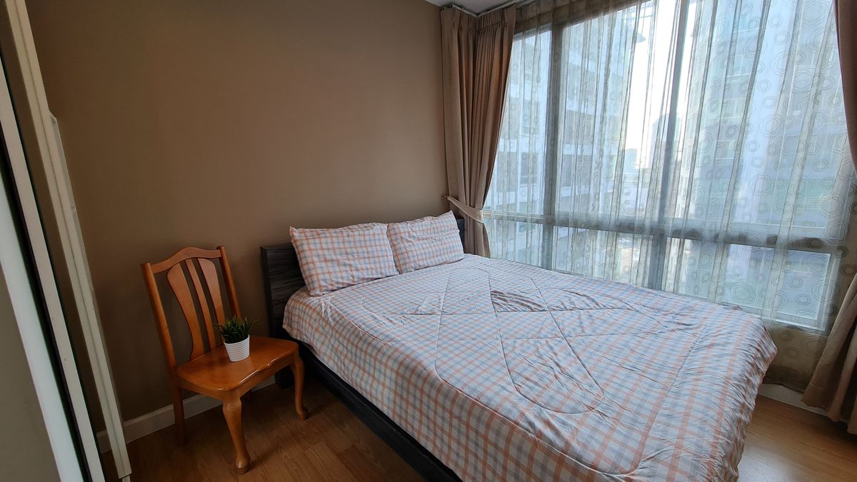 Beautiful room, ready to move in, not too expensive.