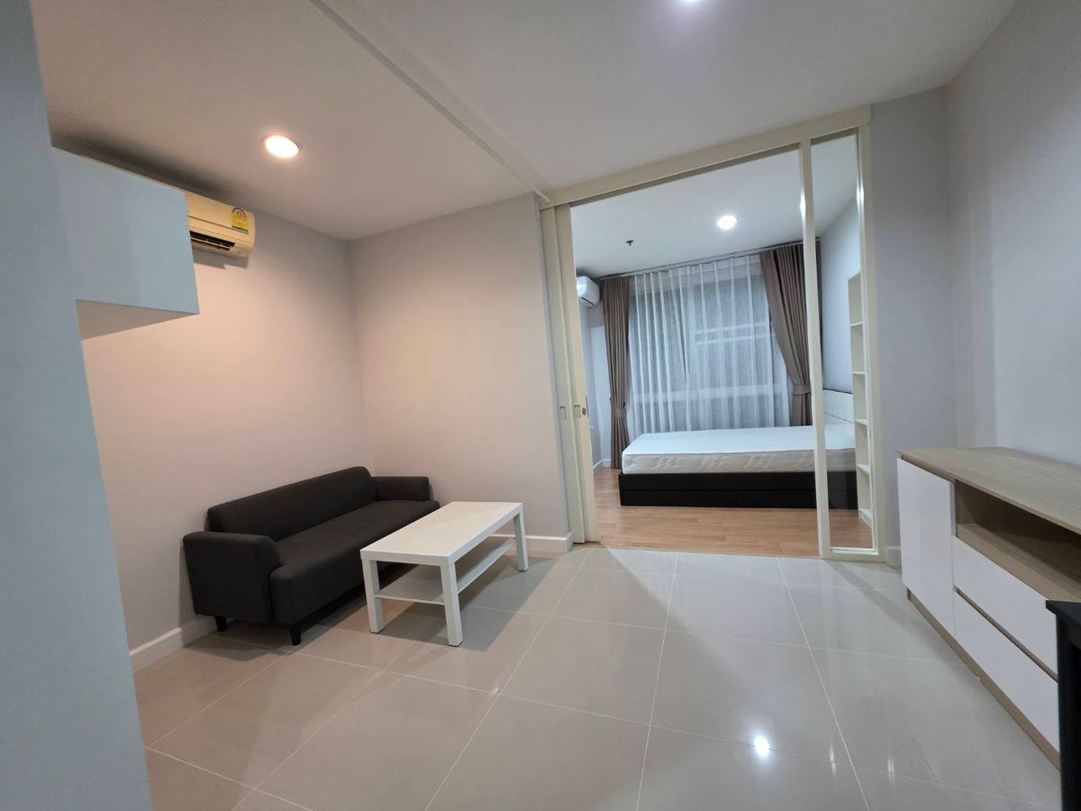 ห้องปรับปรุงใหม่ Layout พิเศษ ห้องกว้าง โล่ง เหมาะกับ work from home ห้องปรับปรุงใหม่ Layout พิเศษ ห้องกว้าง โล่ง เหมาะกับ work from home