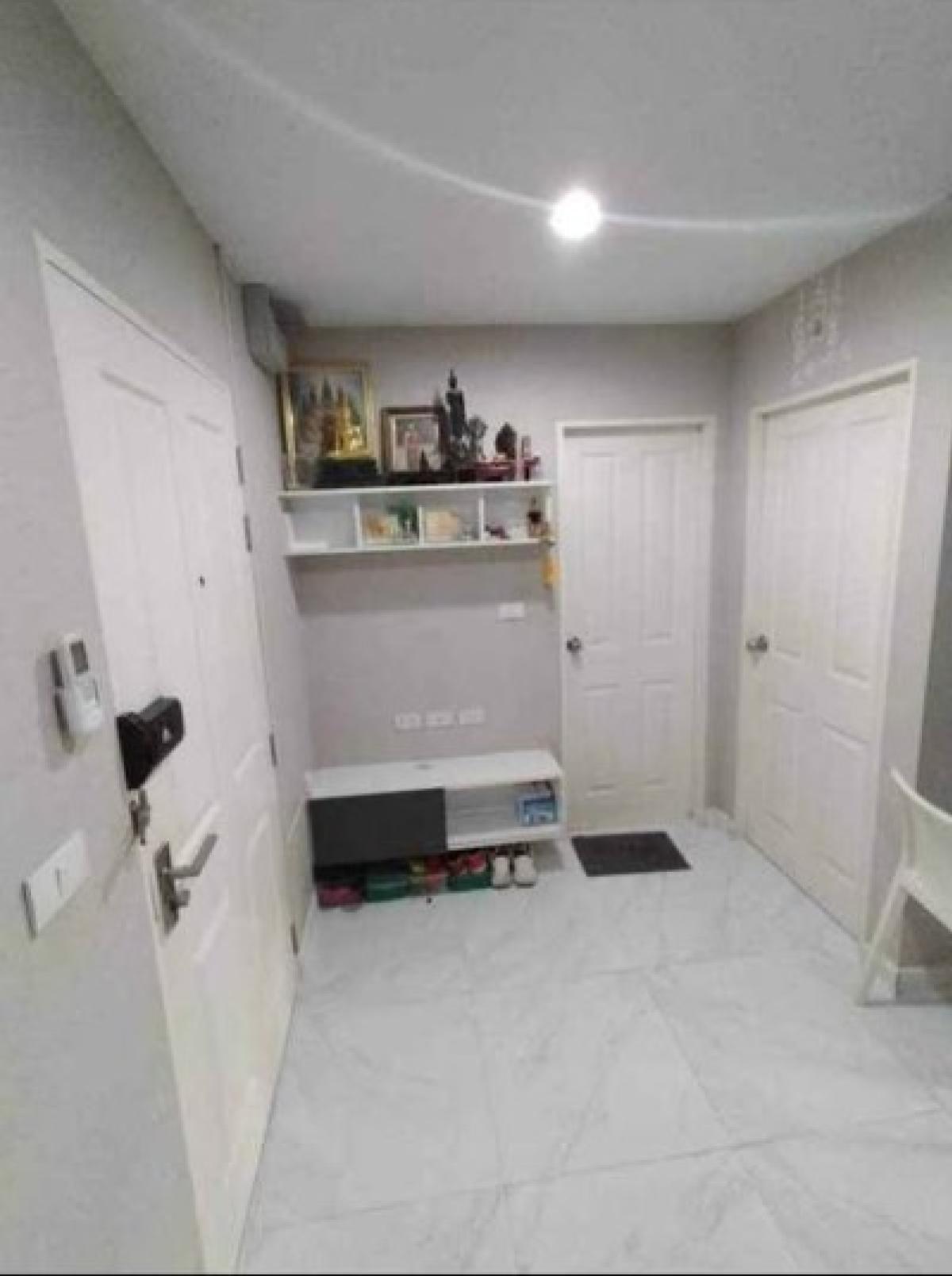 (A034003) Hallmark Ngamwongwan (A034003) Hallmark Ngamwongwan