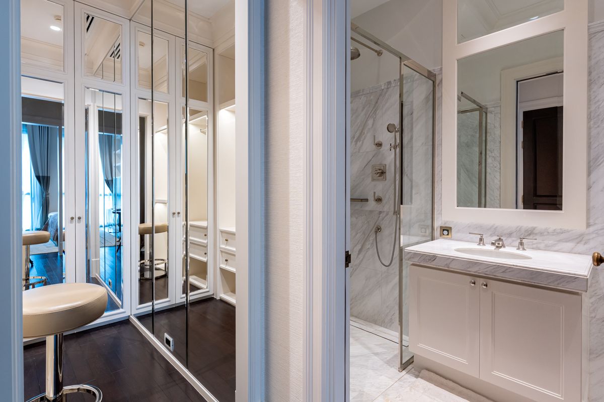  ❖ Nice Decoration ❖ ชั้น 15+ ขนาด 292.10 ตร.ม. | 2 ห้องนอน ตกแต่งครบ | คอนโดใกล้ เซ็นทรัล เอ็มบาสซี เพียง 1 นาที, BTS เพลินจิต 3 นาที – รูปที่ 3