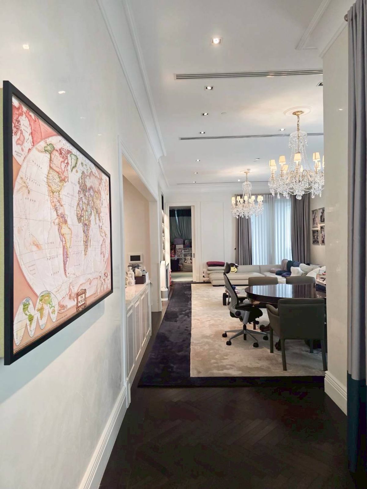 ❖ Nice Decoration ❖ ชั้น 15+ ขนาด 375.62 ตร.ม. | 3 ห้องนอน ตกแต่งครบ | คอนโดใกล้ เซ็นทรัล เอ็มบาสซี เพียง 1 นาที, BTS เพลินจิต 3 นาที – รูปที่ 2