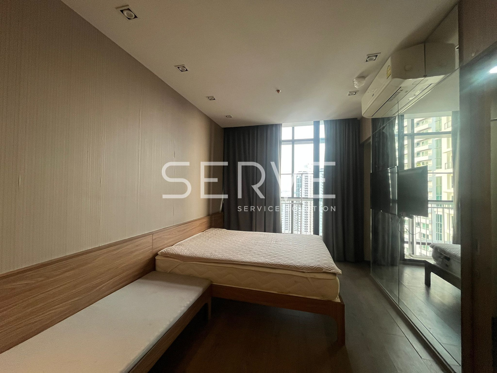 🔥20K🔥 - Studio 28.82 sq.m. High Fl. 25+ Good Location Shuttle bus to BTS Phrom Phong 650 m. at Park 24 or Park Origin Phrom Phong Condo / For Rent