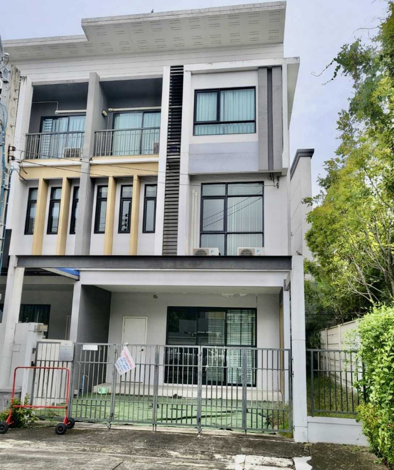 ขาย ทาวน์โฮม Patio Watcharapol-Ramindra 200 ตรม 31 ตรว ใกล้ BTS รามอินทรา กม.6 ขาย ทาวน์โฮม Patio Watcharapol-Ramindra 200 ตรม 31 ตรว ใกล้ BTS รามอินทรา กม.6