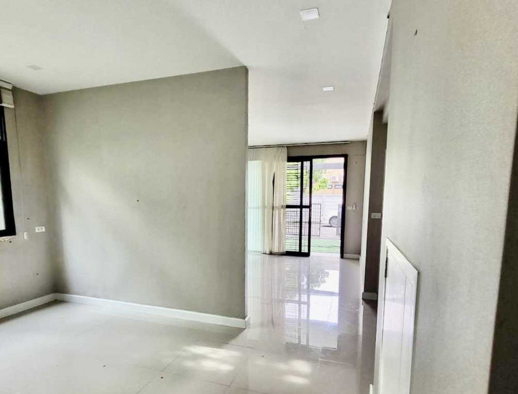ขาย ทาวน์โฮม Patio Watcharapol-Ramindra 200 ตรม 31 ตรว ใกล้ BTS รามอินทรา กม.6 – รูปที่ 2