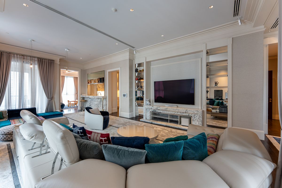  ❖ Nice Decoration ❖ ชั้น 15+ ขนาด 292.10 ตร.ม. | 2 ห้องนอน ตกแต่งครบ | คอนโดใกล้ เซ็นทรัล เอ็มบาสซี เพียง 1 นาที, BTS เพลินจิต 3 นาที – รูปที่ 2