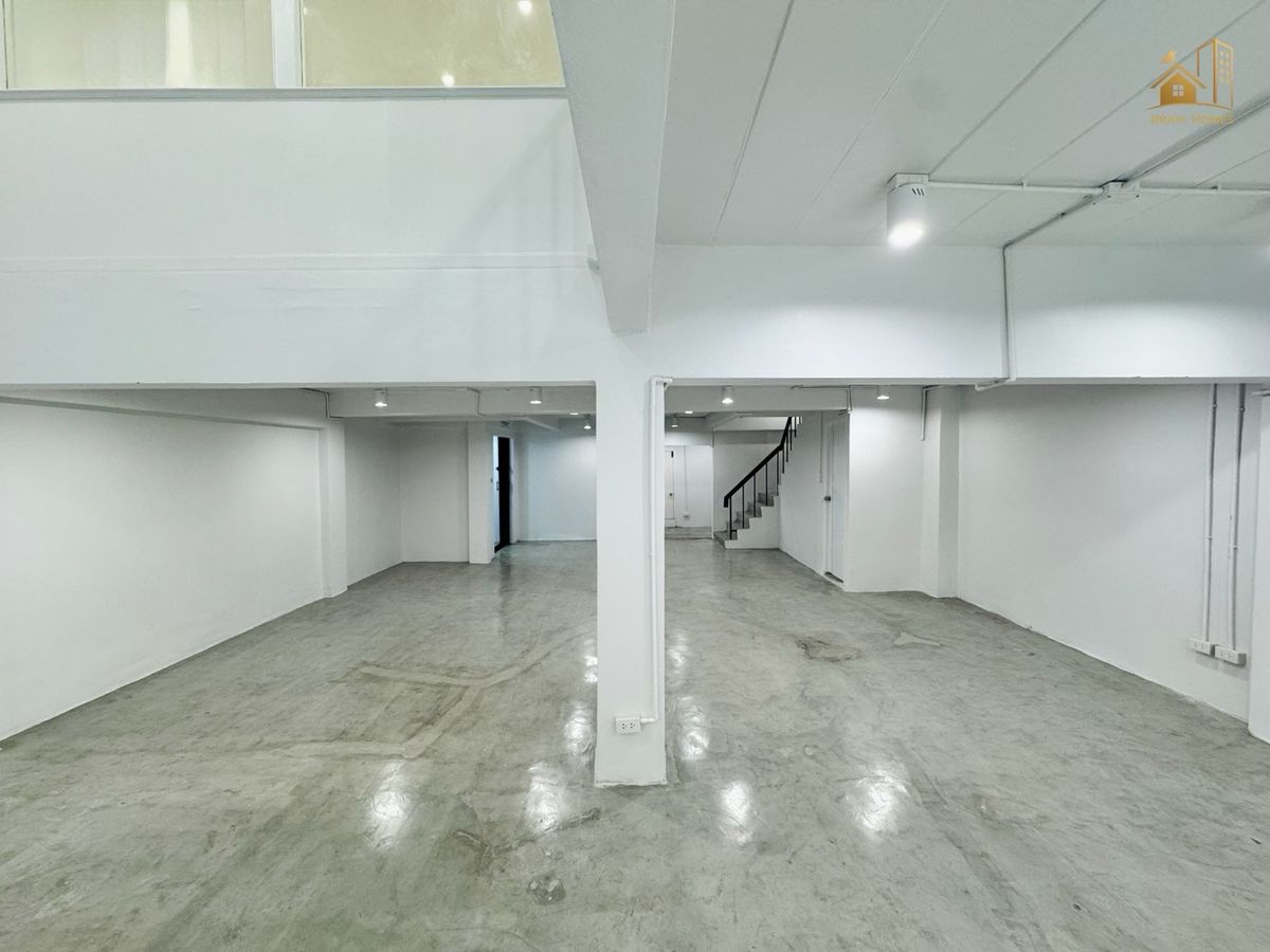 อาคารพาณิชย์ เจริญกรุง 31 (รีโนเวท) 5.5 ชั้น เดินระบบน้ำประปา และ ไฟฟ้าใหม่ มีลิฟท์ ‼️  – รูปที่ 4