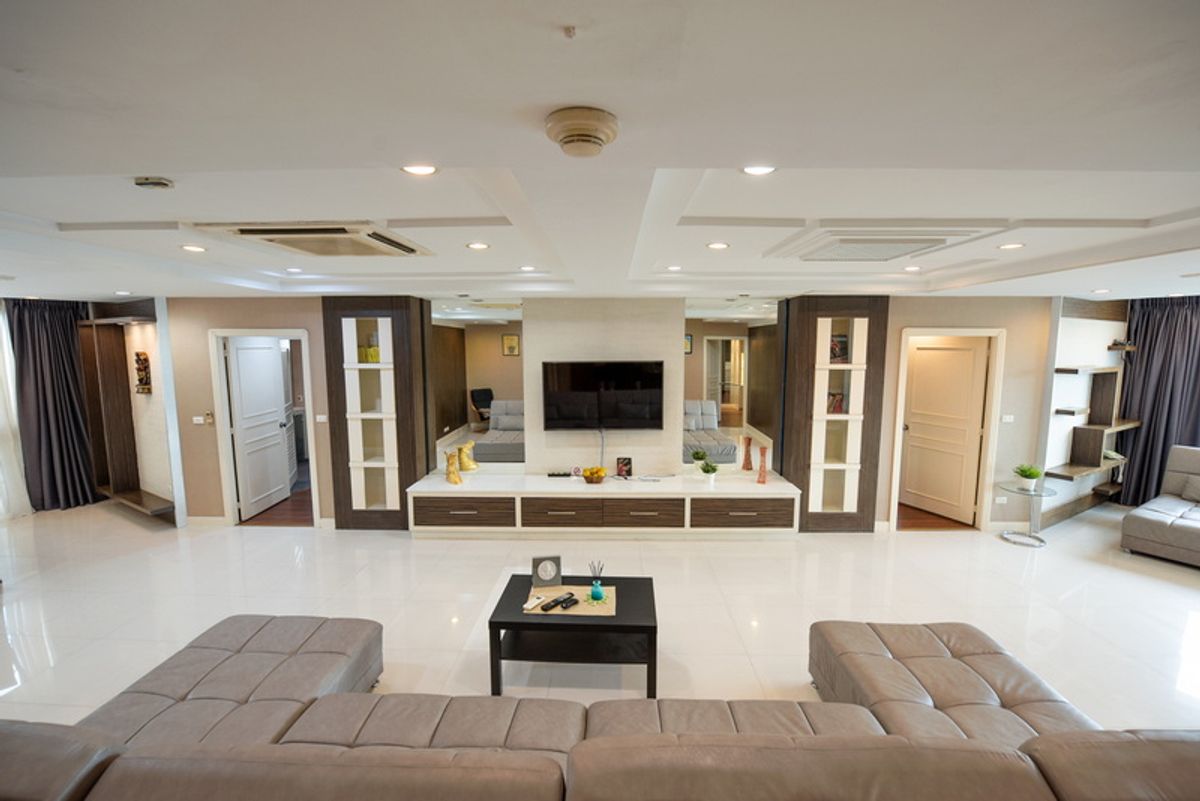 Condo for Sale, size 260 sqm., 3 bedrooms, fully renovated @Phrom Phong Condo for Sale, size 260 sqm., 3 bedrooms, fully renovated @Phrom Phong