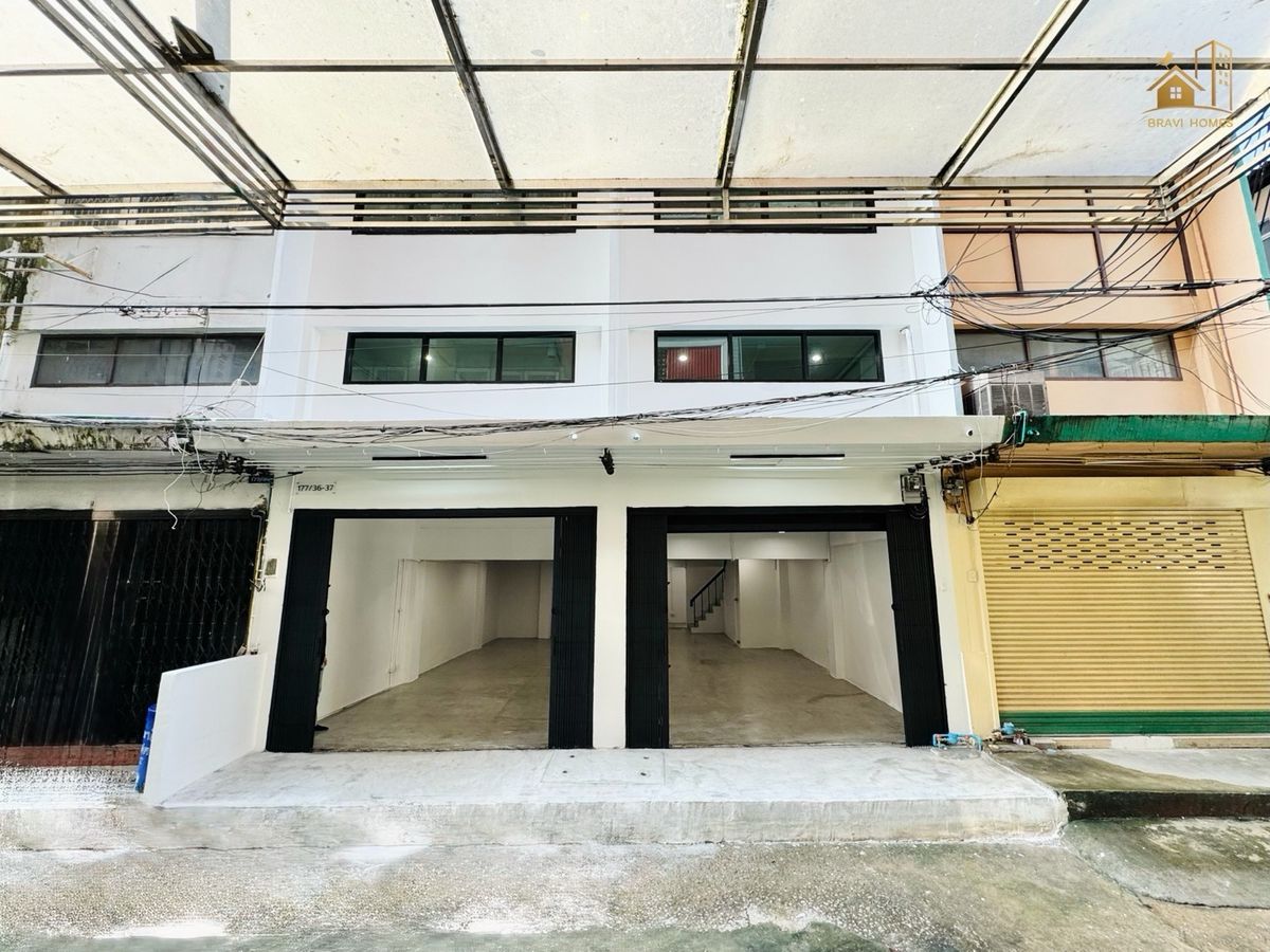 อาคารพาณิชย์ เจริญกรุง 31 (รีโนเวท) 5.5 ชั้น เดินระบบน้ำประปา และ ไฟฟ้าใหม่ มีลิฟท์ ‼️ อาคารพาณิชย์ เจริญกรุง 31 (รีโนเวท) 5.5 ชั้น เดินระบบน้ำประปา และ ไฟฟ้าใหม่ มีลิฟท์ ‼️