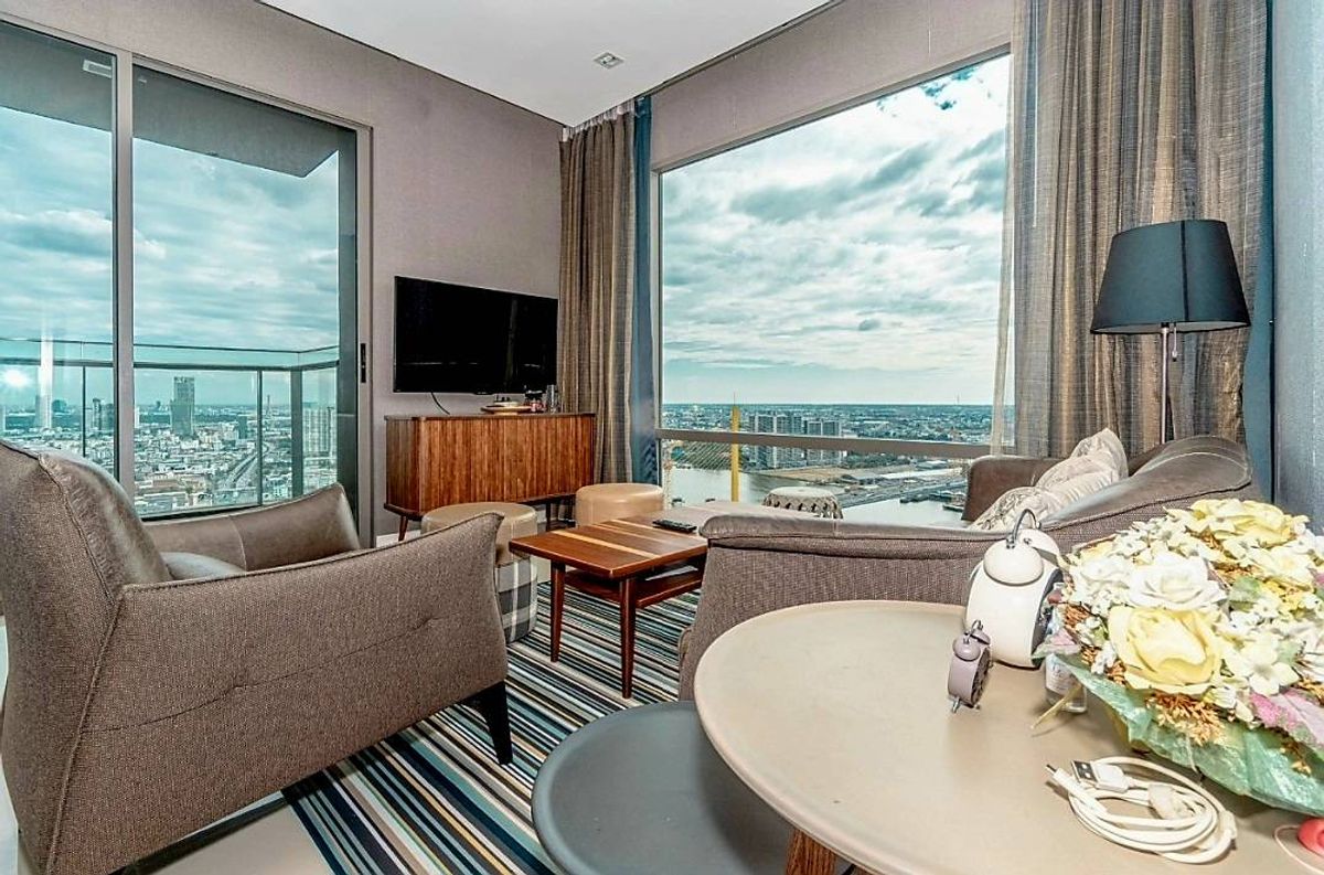 Best Deal !! Star View Condo for Sale, 2 Bedroom, Corner Suite Unit, 82 sqm. with Great River View. Best Deal !! Star View Condo for Sale, 2 Bedroom, Corner Suite Unit, 82 sqm. with Great River View.