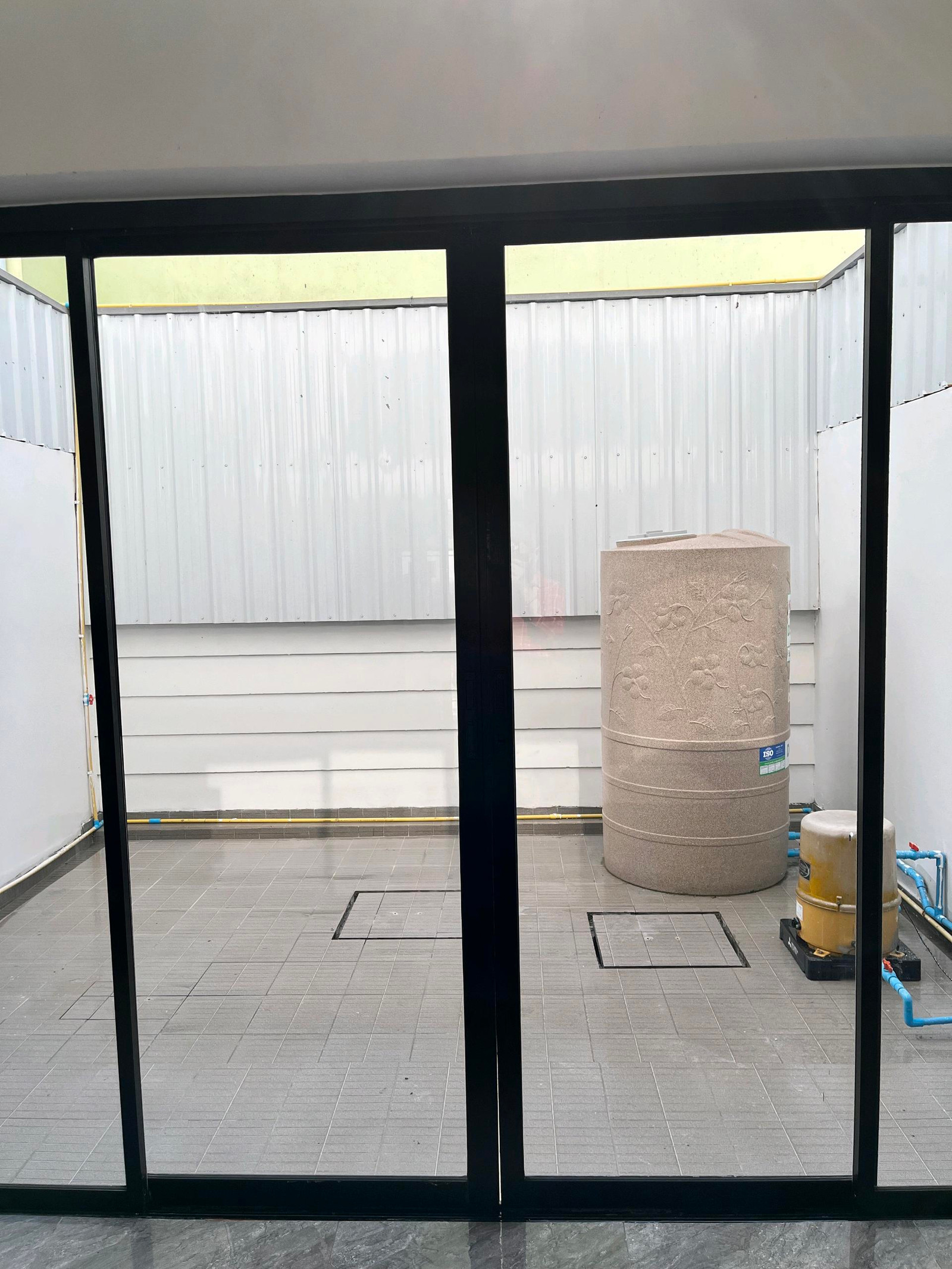 HomeOffice 4 ห้องอเนกประสงค์ 5 ห้องน้ำ 2 จอดรถ   รถไฟฟ้าสีเหลือง ศรีกรีฑา  สนามบินสุวรรณภูมิ  ถ.ศรีนครินทร์   รร.นานาชาติเวลลิงตัน  รร.ไบลต์ตัน คอลเลจ  รร.นานาชาติ แสตมฟอร์ด  ม.รามคำแหง  สนามกอล์ฟ กรุงเทพกรีฑา  – รูปที่ 4
