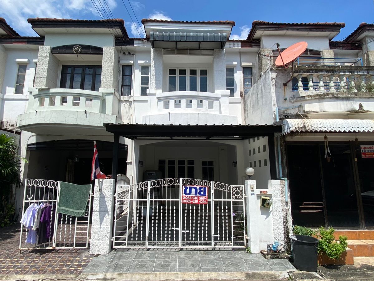 H1352 Townhouse for sale, Busarin Village, Sai Mai, renovated. H1352 Townhouse for sale, Busarin Village, Sai Mai, renovated.