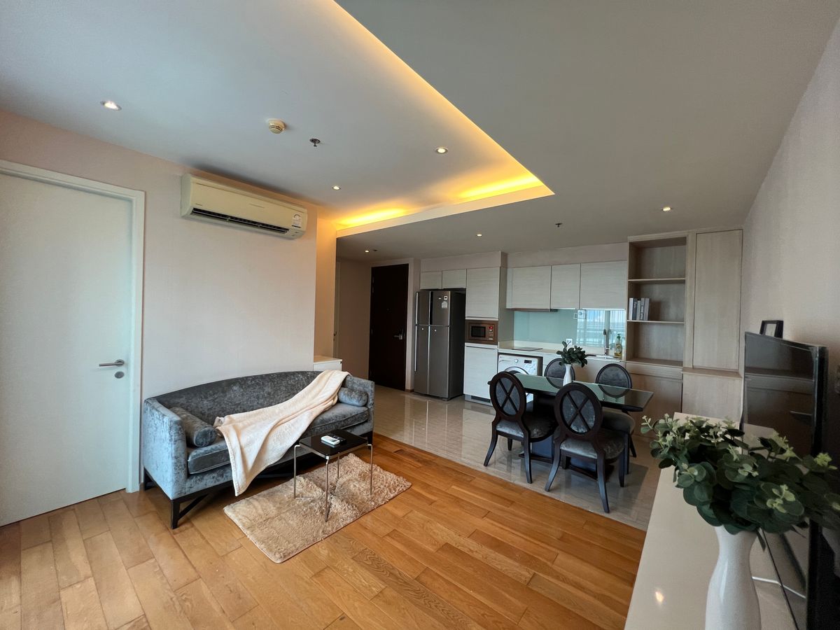Condo for rent, 2 bedrooms, 2 bathrooms, spacious room, beautiful, good view, fully furnished, ready to move in, near BTS Phrom Phong. Condo for rent, 2 bedrooms, 2 bathrooms, spacious room, beautiful, good view, fully furnished, ready to move in, near BTS Phrom Phong.