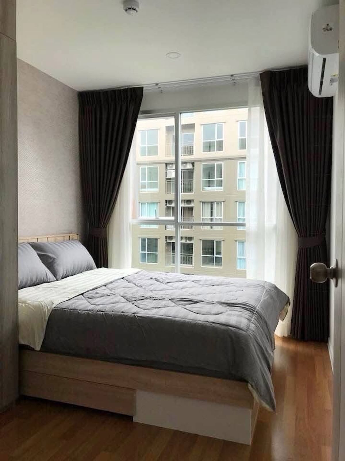 Condo for rent Lumpini Place Bangna KM.3 Building: A Floor: 5 Room size: 26 sq m Price: 8,500 baht Nearby places: Yellow Line MRT Condo for rent Lumpini Place Bangna KM.3 Building: A Floor: 5 Room size: 26 sq m Price: 8,500 baht Nearby places: Yellow Line MRT
