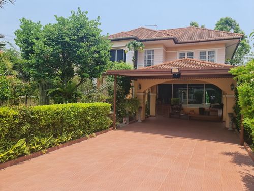 Single house for sale, very beautiful, Lalin Green Ville Village. Ramintra-Watcharaphon, area 111.5 sq m, Sukhaphiban 5 Road, Soi 72, Or Ngoen Subdistrict, Sai Mai District, Bangkok