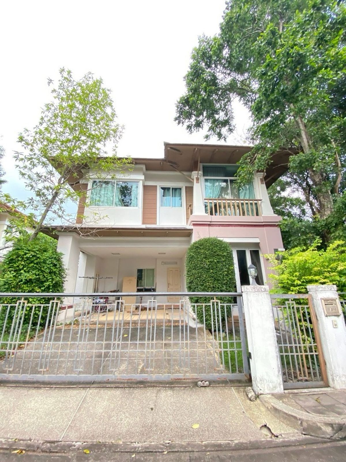 📢👇บ้านเดี่ยว ใกล้โรงเรียน มหาวิทยาลัย หลายแห่ง เดินทางสะดวก ทำเลใกล้ถนนใหญ่ และจุดขึ้นลงทางด่วน 