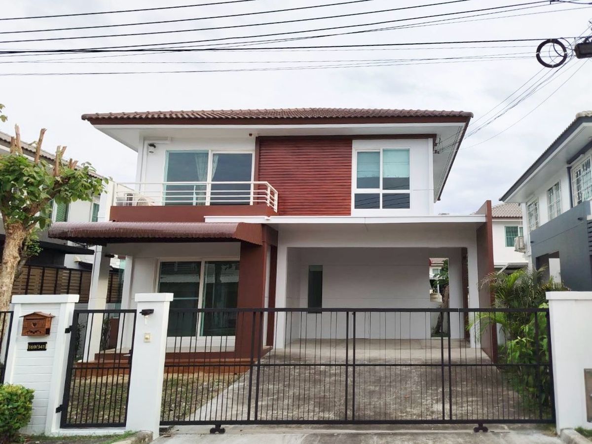 ขายด่วน บ้านเดี่ยว มบ.มัณฑนา อ่อนนุช-วงแหวน 3 ขนาด 50 ตร.วา (พื้นที่ใช้สอย 136 ตร.ม) 3 ห้องนอน 3 ห้องน้ำ ที่จอดรถ 2 คัน