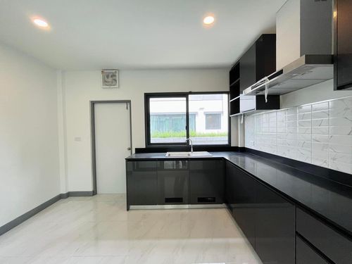 P-2818 Urgent sale!  Single house, The City Sukhumvit-Onnut, empty house.