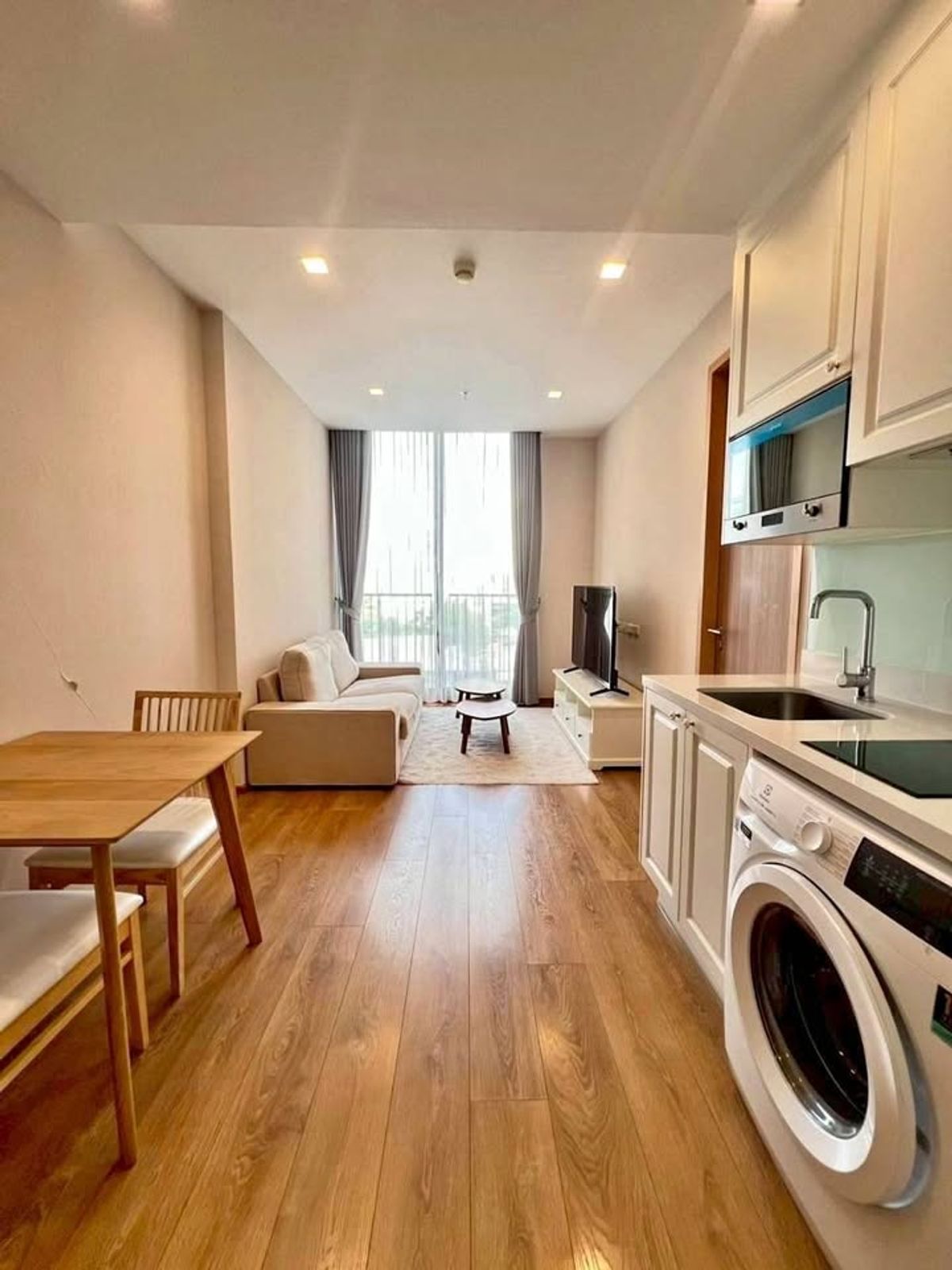 Condo for sale/rent Noble BE33 (Noble B33), size 35 square meters, 1 bedroom, 8th floor, ready to move in, near BTS Phrom Phong, Khlong Tan Nuea Subdistrict, Watthana District, Bangkok. Condo for sale/rent Noble BE33 (Noble B33), size 35 square meters, 1 bedroom, 8th floor, ready to move in, near BTS Phrom Phong, Khlong Tan Nuea Subdistrict, Watthana District, Bangkok.