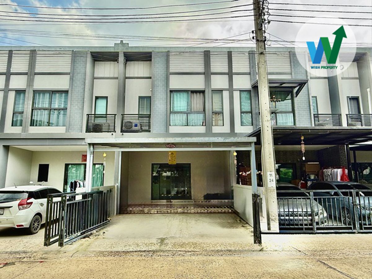 Townhome for sale, V Compound Bangna, 3 bedrooms, 3 bathrooms, ready to move in, near Bang Phli Industrial Estate, Wellgrow Industrial Estate. Townhome for sale, V Compound Bangna, 3 bedrooms, 3 bathrooms, ready to move in, near Bang Phli Industrial Estate, Wellgrow Industrial Estate.