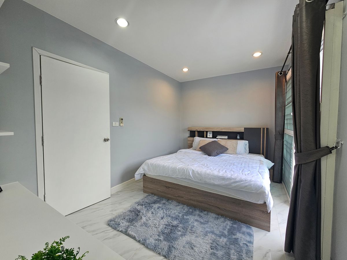Sold with tenant Family tenants pay directly to Jews, almost 7% at The Connect Chaengwattana 1.