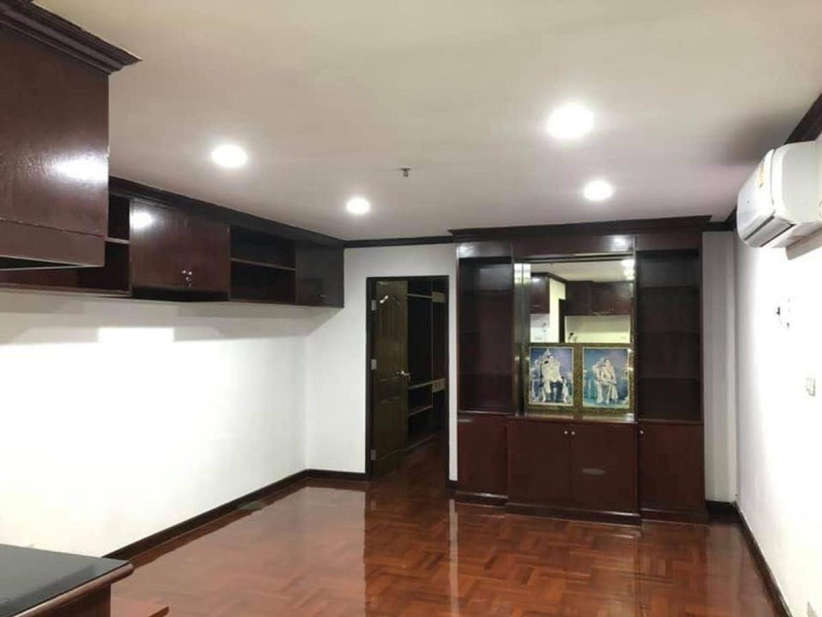 (A034009) Master View Executive Place (A034009) Master View Executive Place