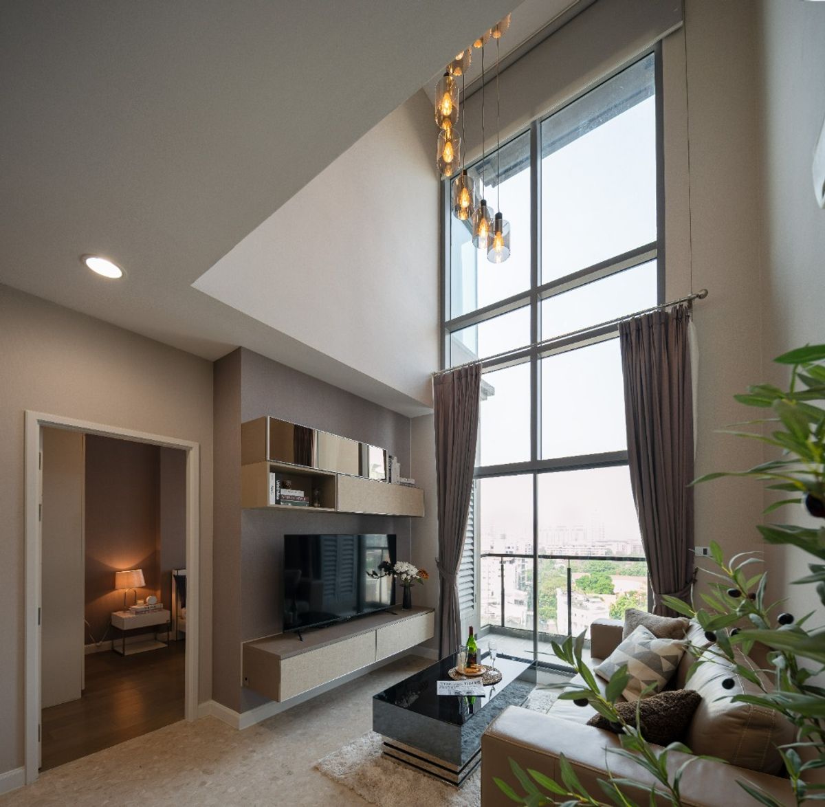 📌  - The Crest Sukhumvit 34 🌃✨ Super Luxury Renovated Duplex Condo in Prime Thonglor Location – Just 200m to BTS Thonglor ‼️
