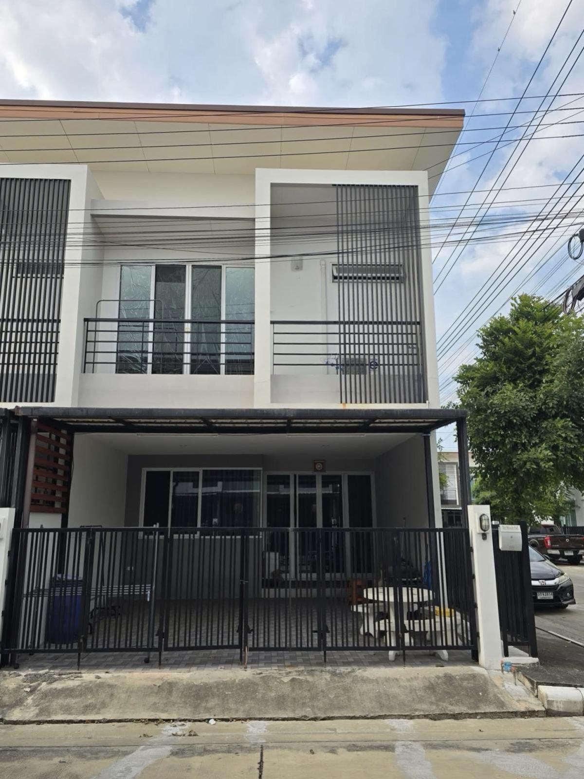 For Sale Townhouse/Townhome  , The Miracle Phetkasem 63 Project 2 , corner unit , Lak Song , Bang Khae , Bangkok , CX-134377