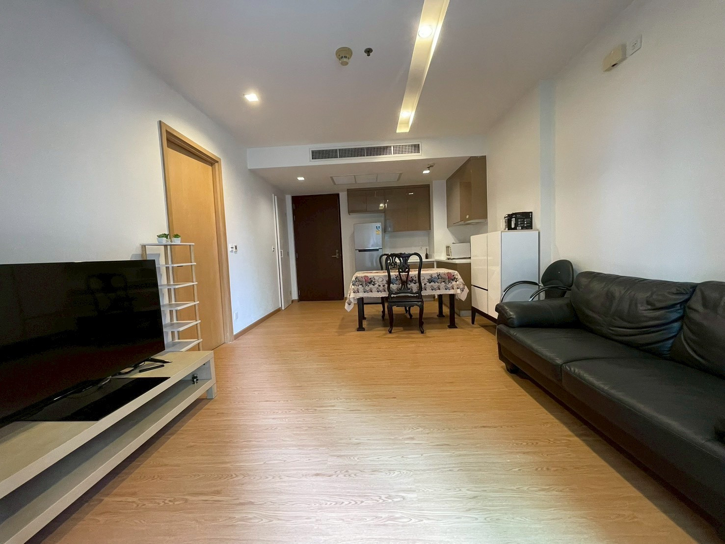 (FOR RENT) คอนโด Siri at Sukhumvit ราคาดี!  1 นอน 50 ตร.ม. เฟอร์+เครื่องใช้ไฟฟ้าครบ  พร้อมเข้าอยู่ ㅡ ใกล้🚆BTS ทองหล่อ