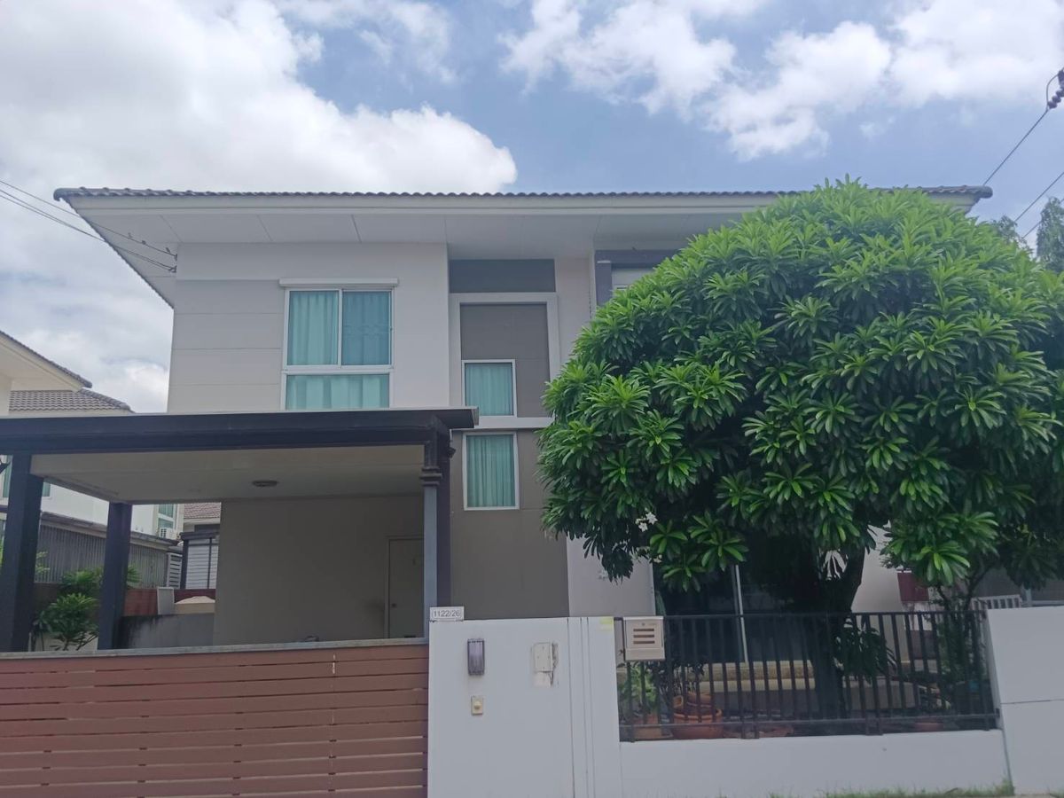 Sale single house in the trust village(Srinakarin-Praeksa), 3 bed 3 bath Sale single house in the trust village(Srinakarin-Praeksa), 3 bed 3 bath